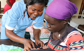 Zwei Frauen aus dem Südsudan.